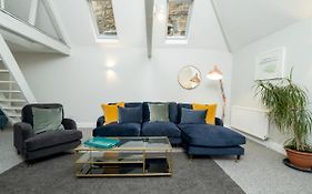 Pass The Keys Stunning 2 Bed Home With On Premises Parking